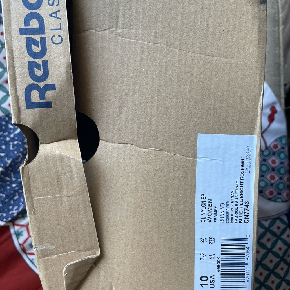 Women’s Reebok classics - Picture 3 of 4
